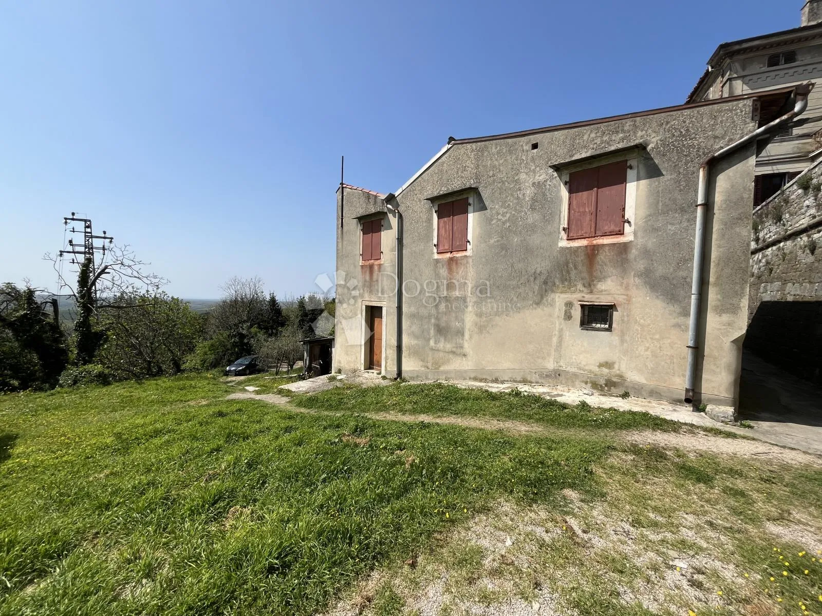 kuća i građevinsko zemljište sa jedinstvenim pogledom - slika 12
