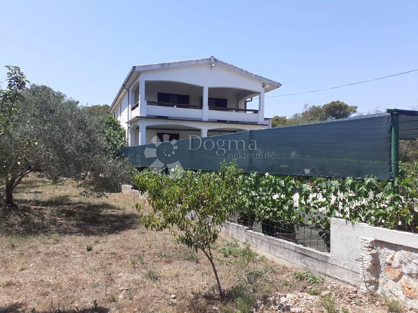 kuća na otoku ugljanu, hitno - slika 15