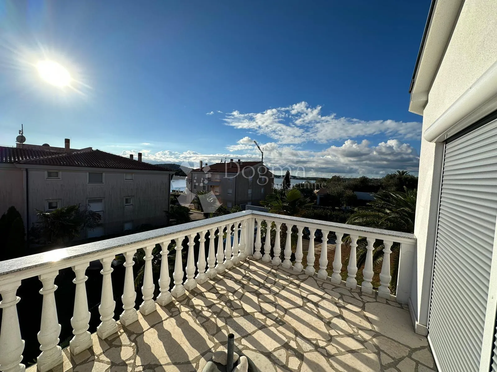apartmanska kuća na 50 metara do mora - slika 35
