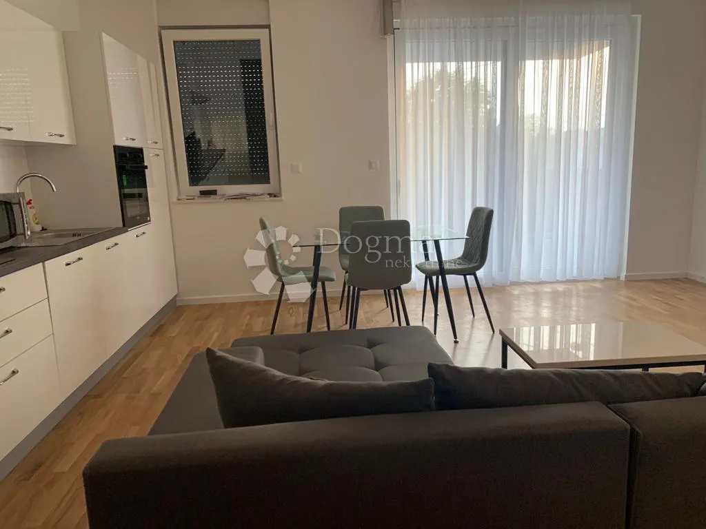 vodice-novogradnja sa garažom, 143m2 - slika 25
