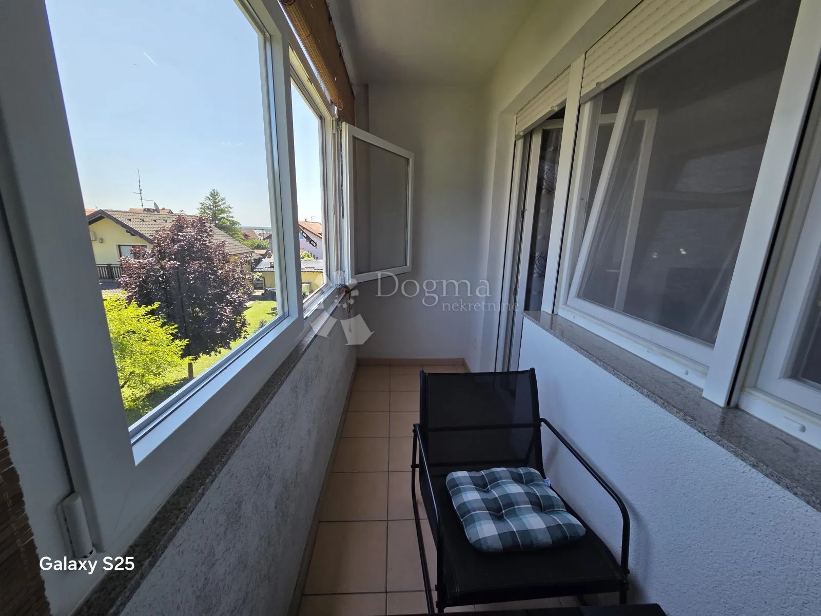 dugo selo dvosoban stan 51 m2 sa garažnim parkirnim mjestom i ostavom - slika 23