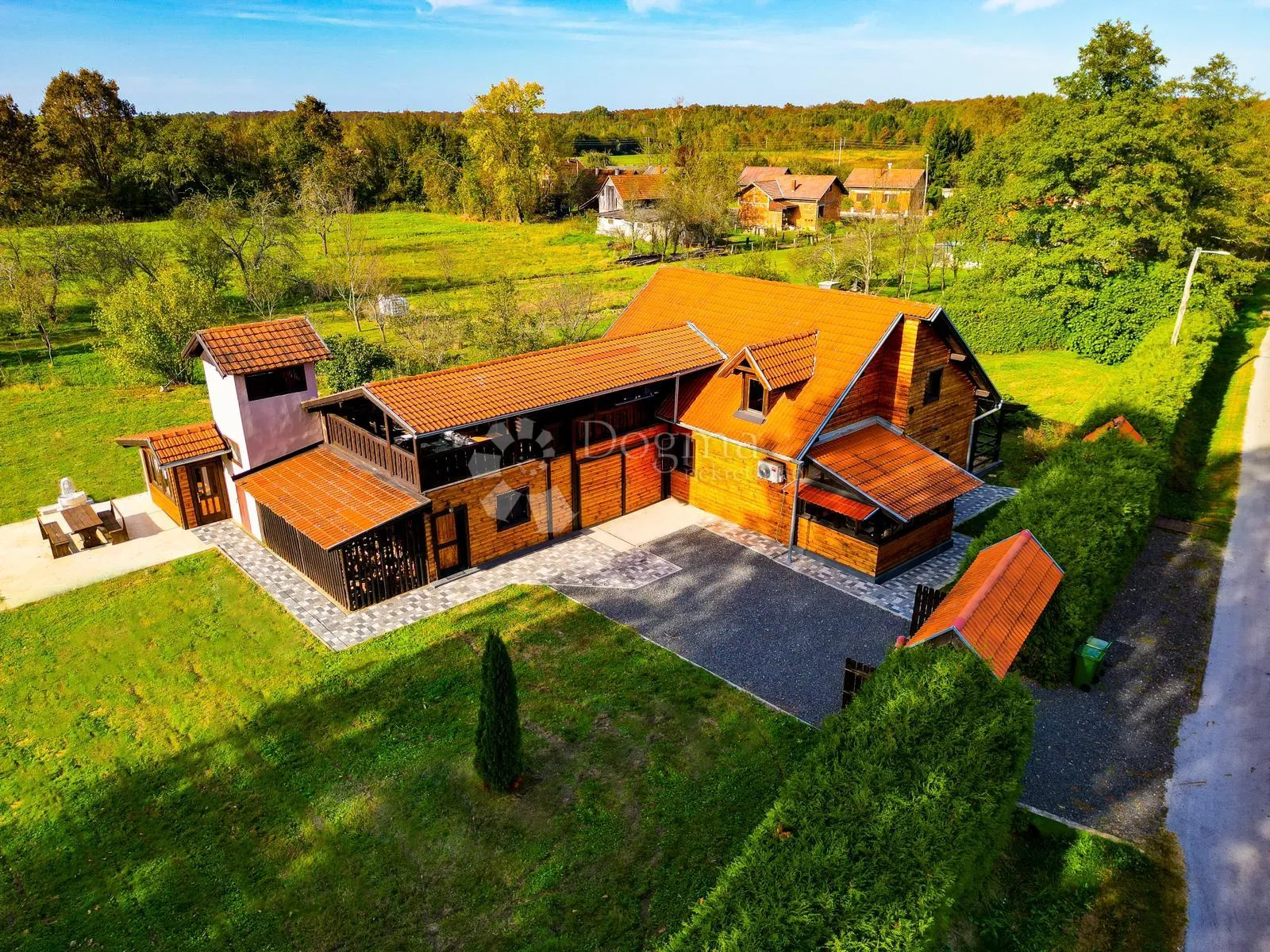 luksuzno novouređeni ranč - slika 14