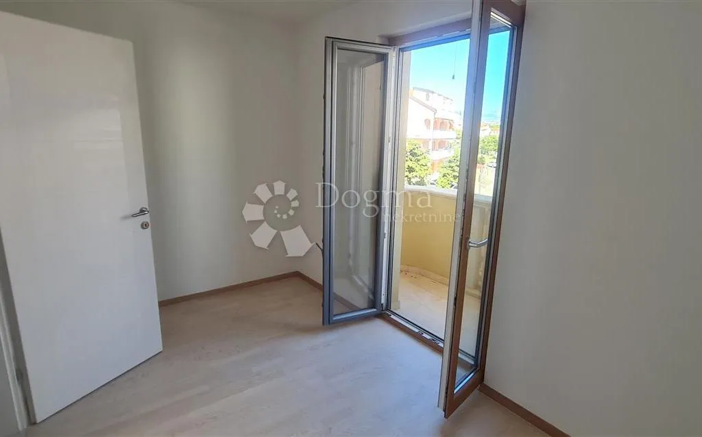 luksuzan apartman pored mora u povljani - slika 8