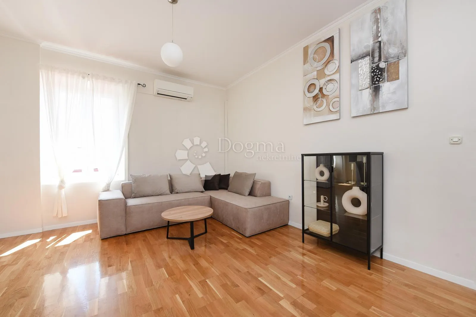 stan u kamenoj zgradi, 100 m od mora, 105 m2 stambeno + terasa - slika 6