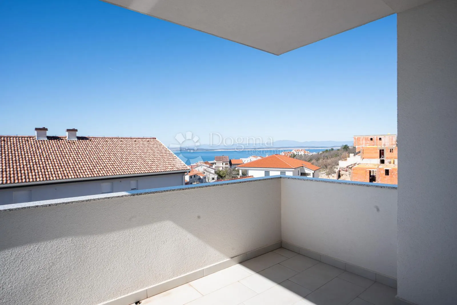 prekrasan veliki apartman u blizini mora - slika 11