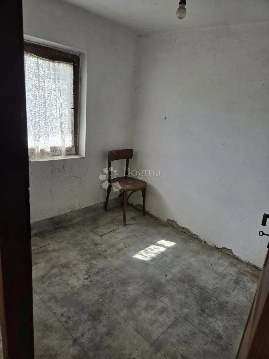 kuća za adaptaciju na odličnoj lokaciji nadomak krapine! - slika 6
