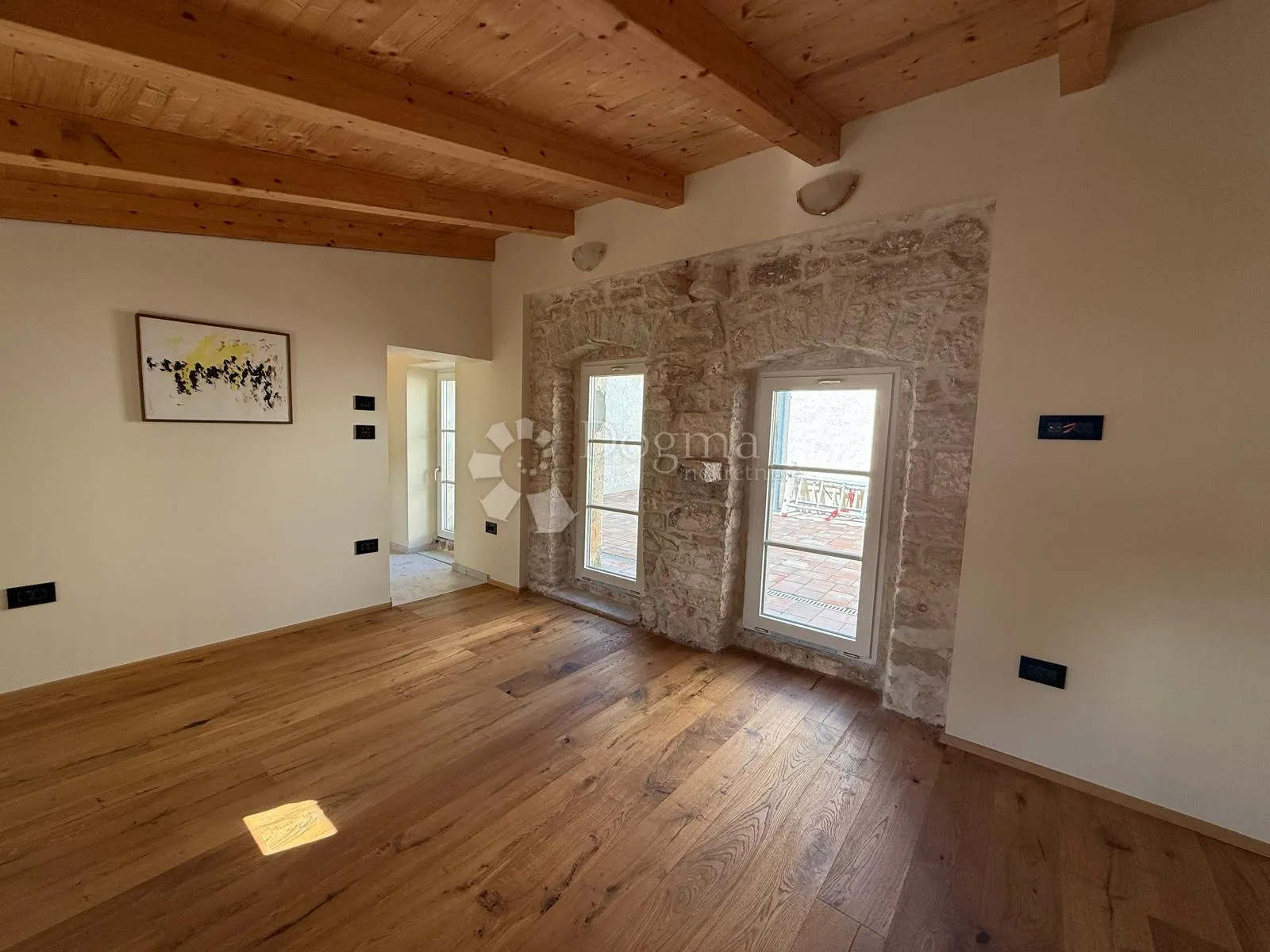 kamena vila s infinity bazenom, konobom i panoramskim pogledom na prirodu - slika 11