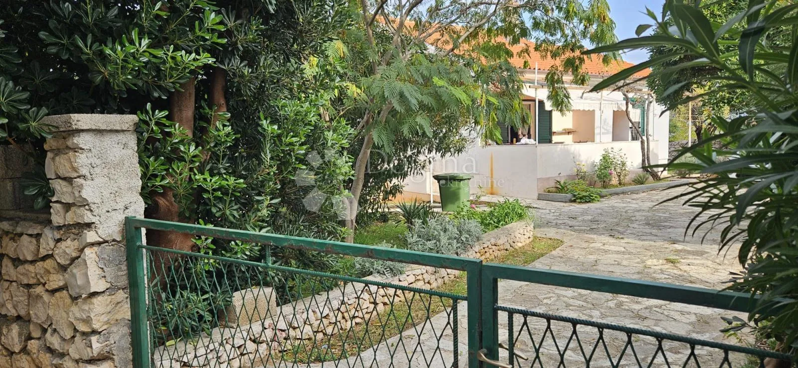 vinjerac, kuća s velikom okućnicom - slika 5