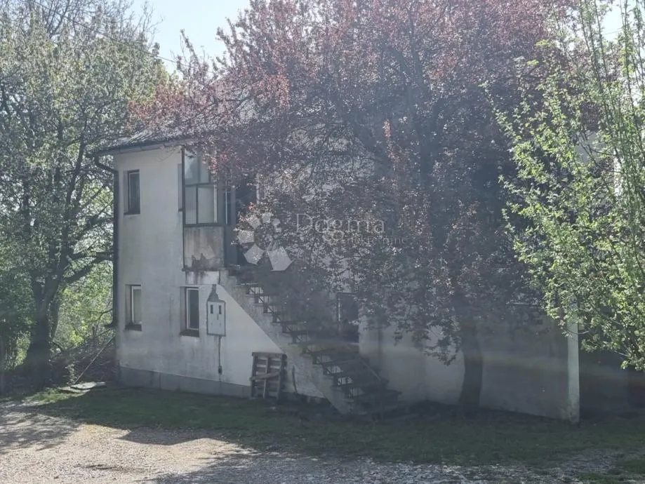 kuća za adaptaciju s velikim potencijalom – centar kalnika - slika 4