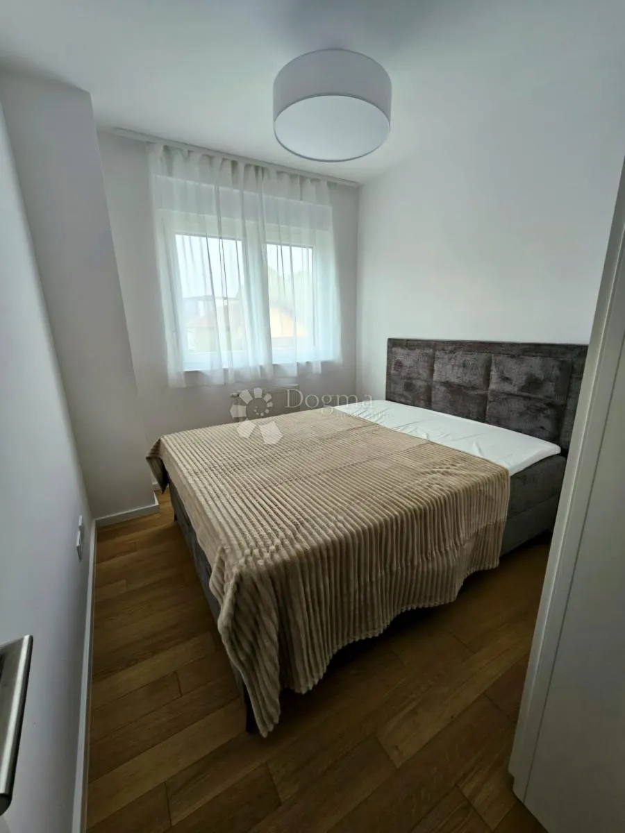 trosoban stan dugave - novogradnja - slika 11
