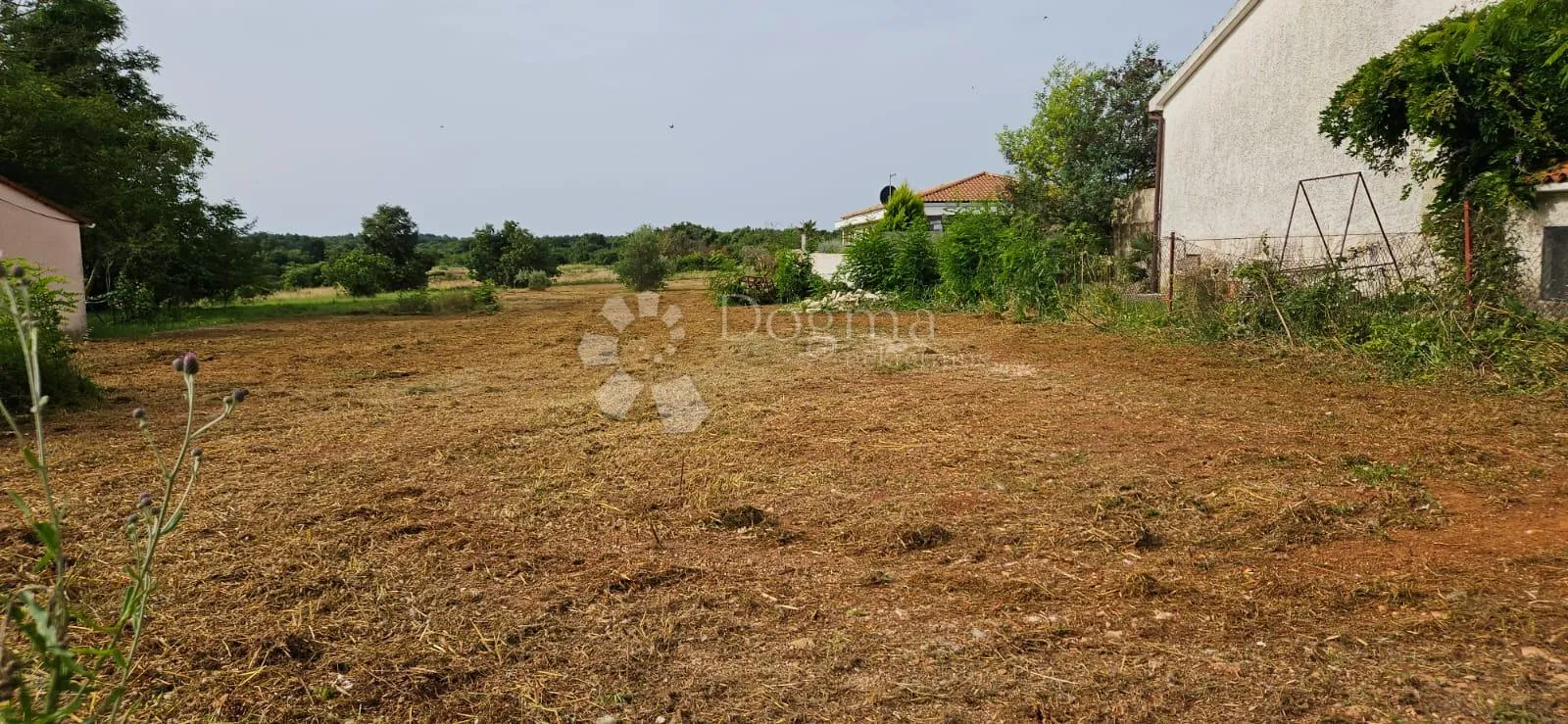 građevinsko zemljište uz asfaltiranu cestu - slika 4
