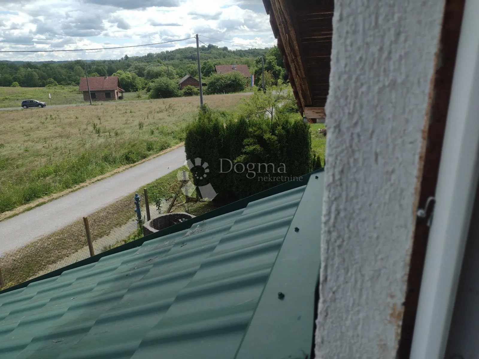 komforna kuća novije gradnje sa imanjem - slika 30