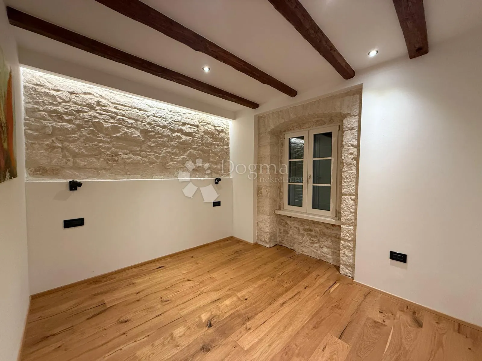 kamena vila s infinity bazenom, konobom i panoramskim pogledom na prirodu - slika 23
