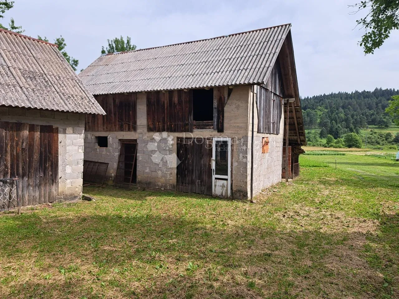kuća sa velikim imanjem blizu plitvica - slika 7