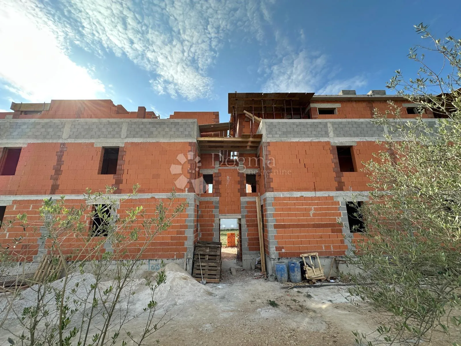 prodaje se dvoetažni stan penthouse sa krovnom terasom vrsi s2 - slika 7