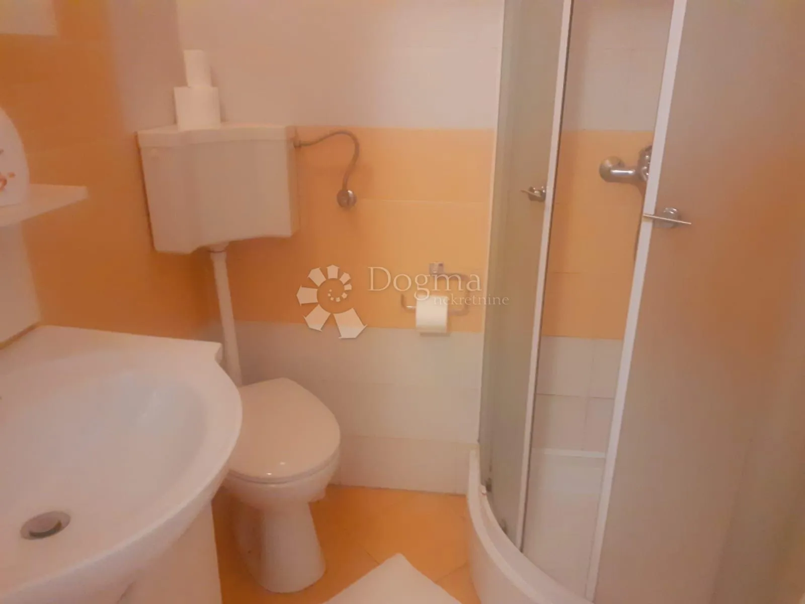 opatija centar odličan stan za najam - slika 6