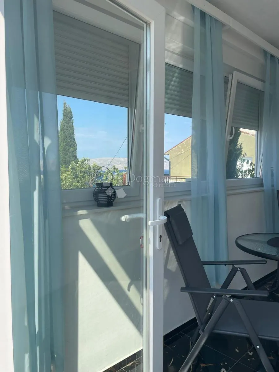 senj, kuća s dva stana i okućnicom. - slika 4