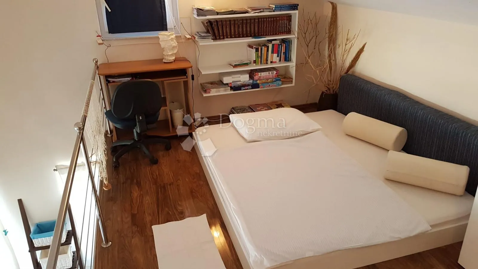 otok pašman, kuća sa 2 odvojena apartmana, 1.red do mora - slika 17