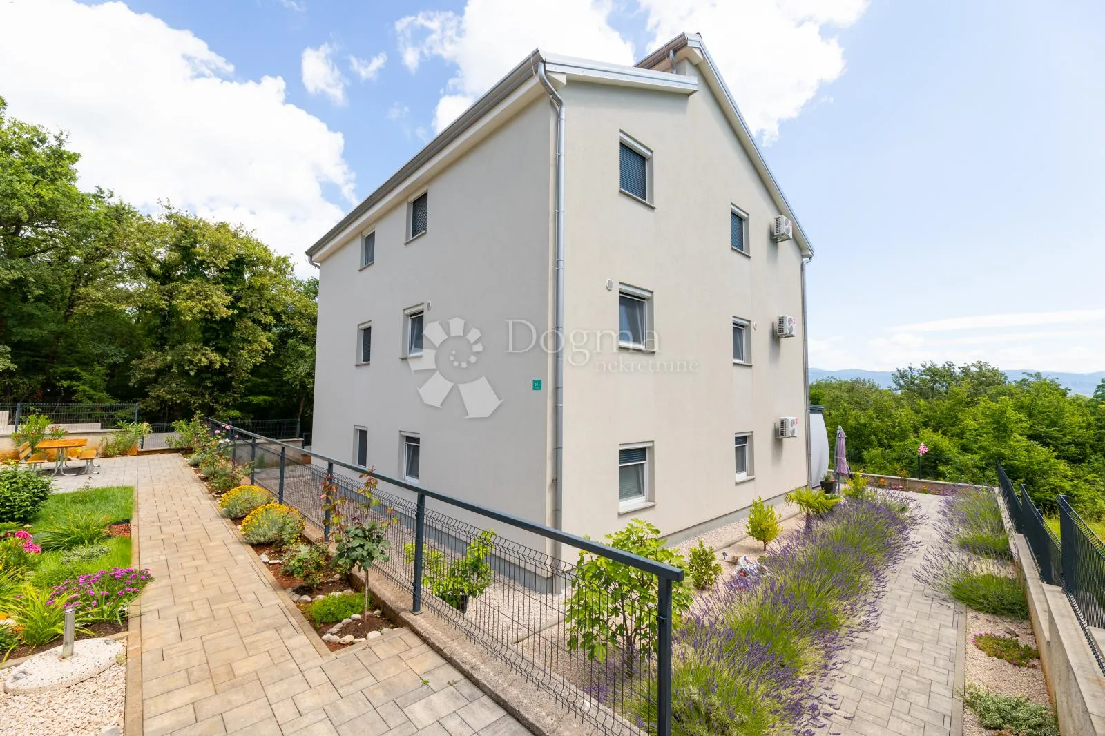 super apartman blizu čižića - slika 25