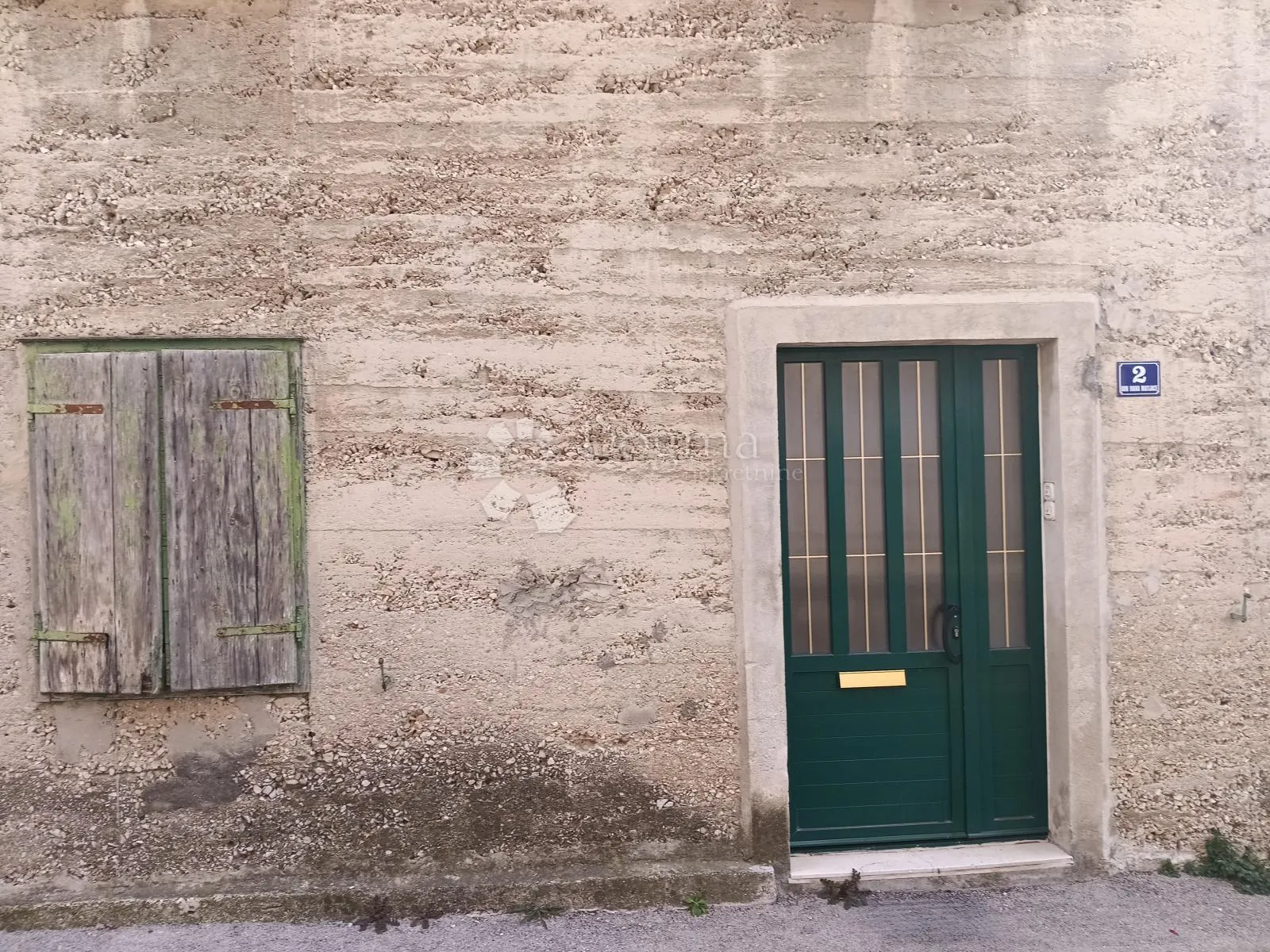 kuća za adaptaciju kaštel lukšić - slika 4