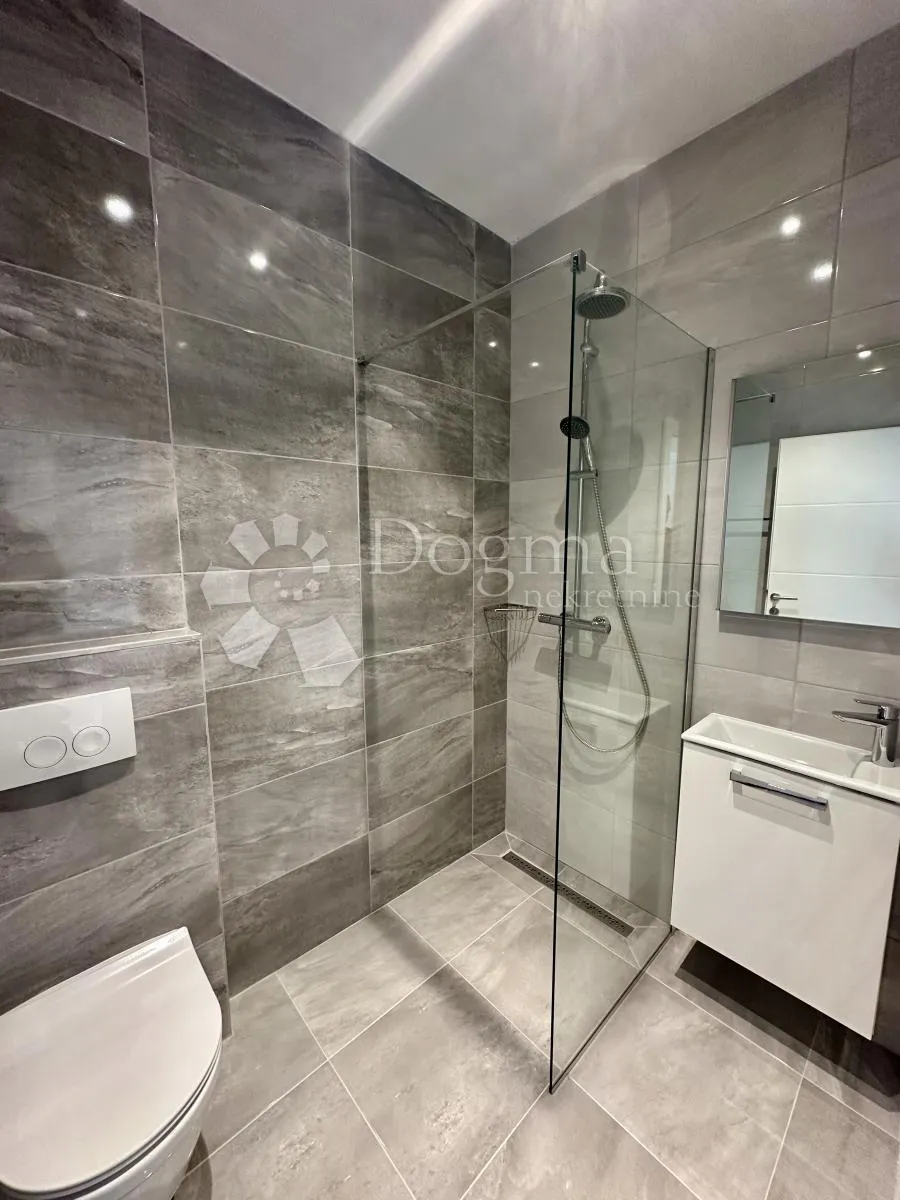 apartman crikvenica 80m2 sa pogledom na more - slika 13