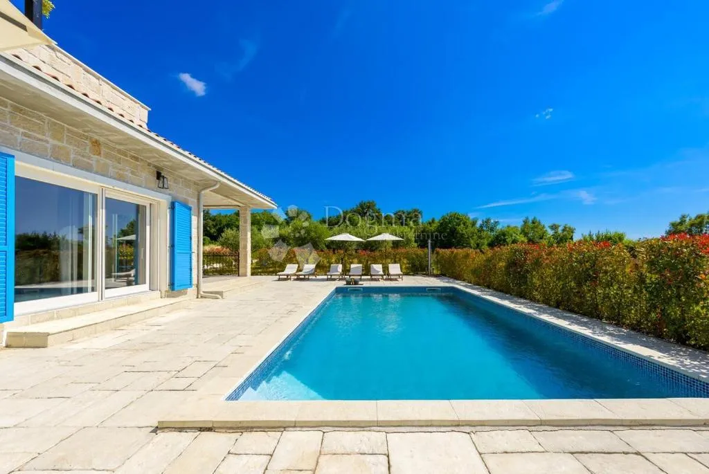 rovinj okolica - luksuzna vila s bazenom i 3 spavaće sobe! - slika 21