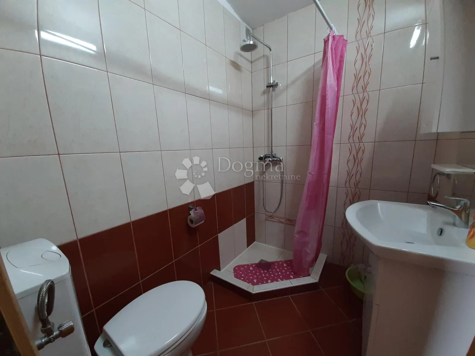 kuća 142m2 sa 2 apartmana, 100m od mora - sunčana rogoznica - slika 7
