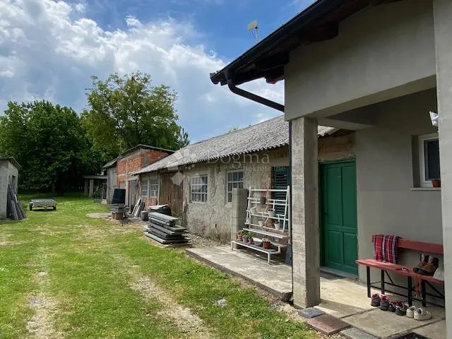 obiteljska kuća s investicijskim potencijalom - slika 13