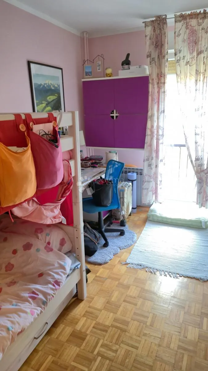 gornja vežica - lijep 2s+db stan sa odličnim pogledom - slika 13