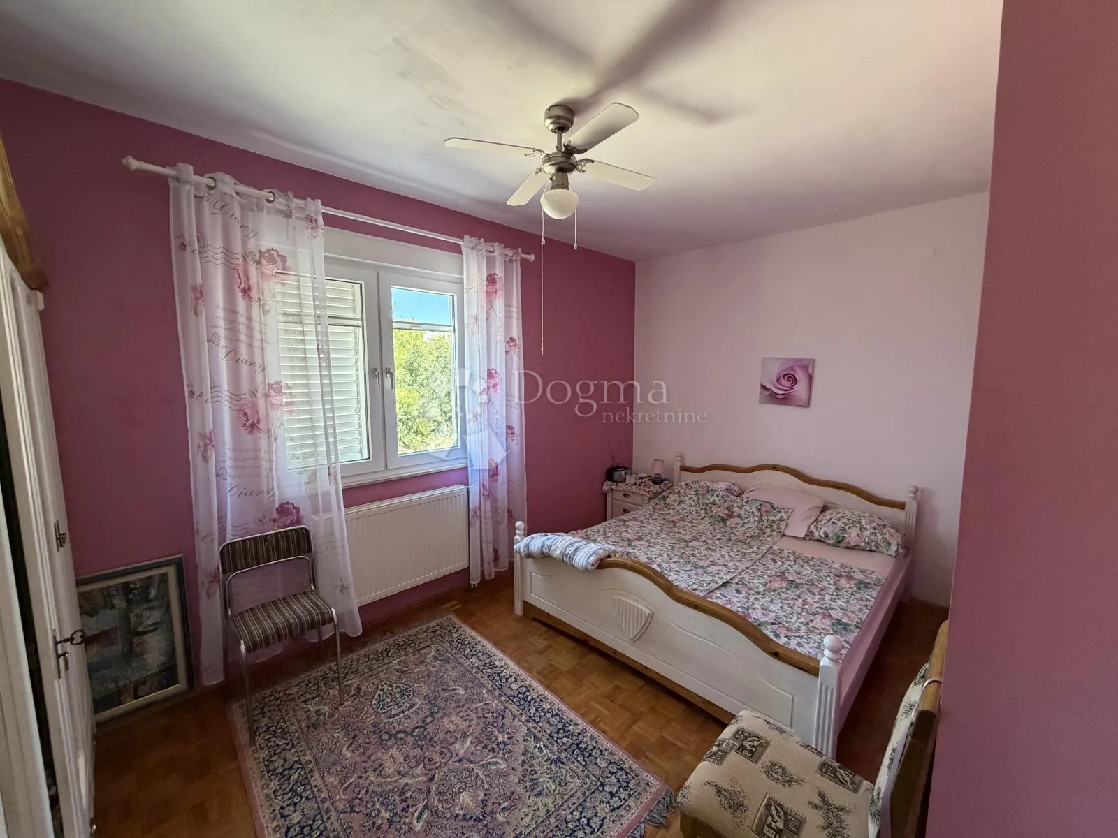 prilika u brodarici- kuća blizu mora, s 6 apartmana i 3-sobnim stanom!! - slika 26