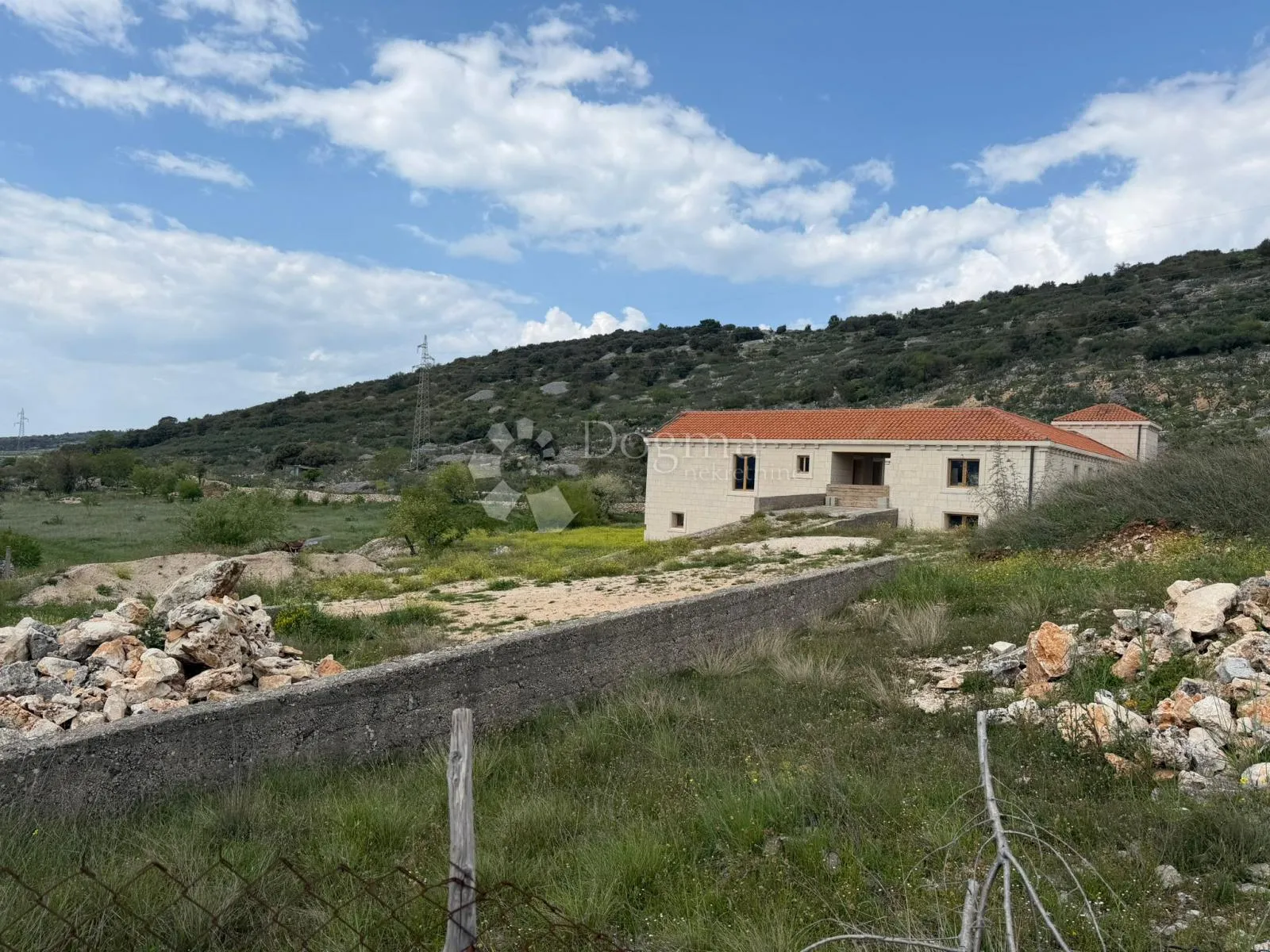 mediteranska oaza privatnosti – kamena rezidencija na braču - slika 2