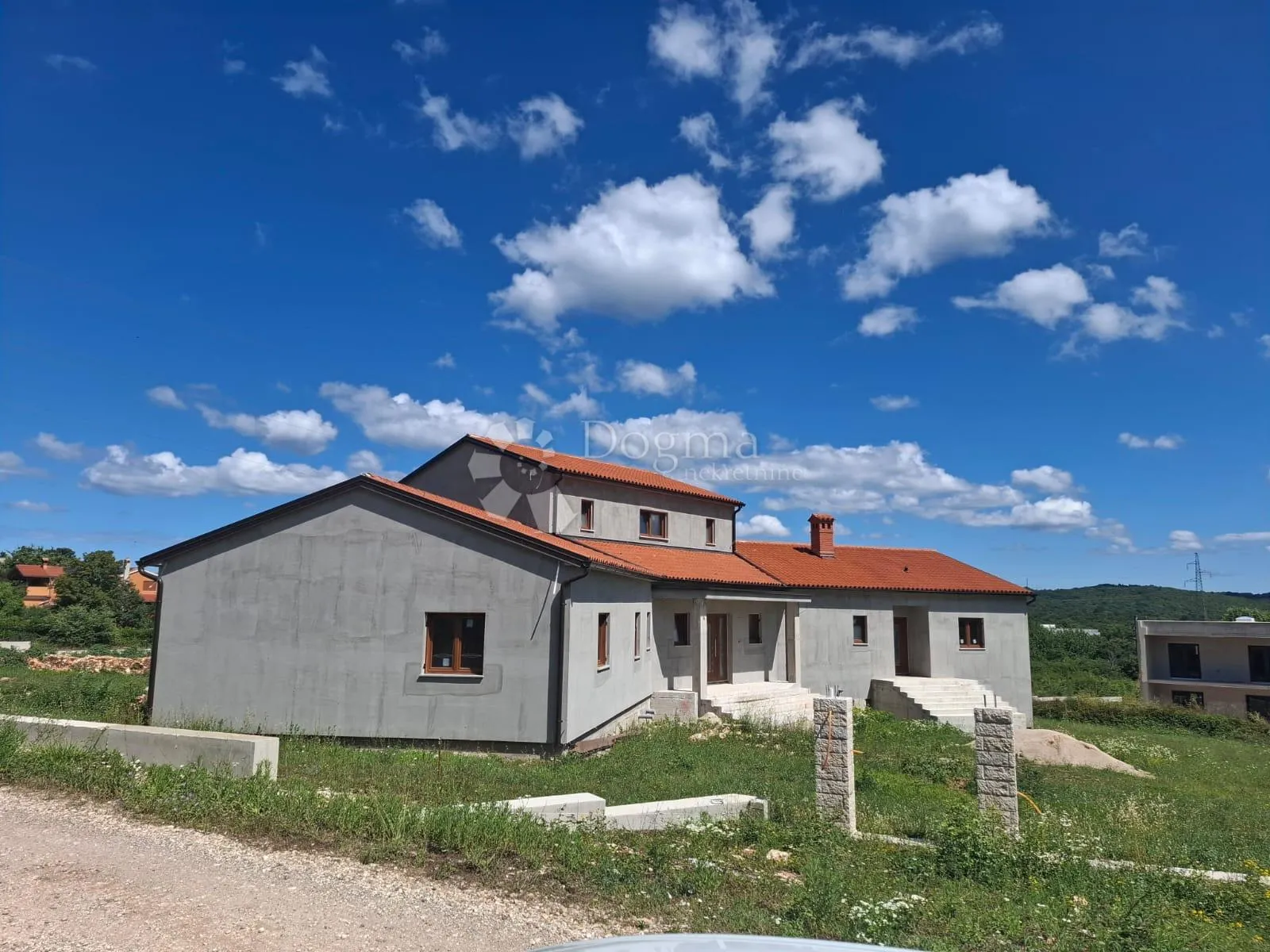 villa u rovinjskom selu, roh bau 550 m2, sa građevinskom okućnicom - slika 28