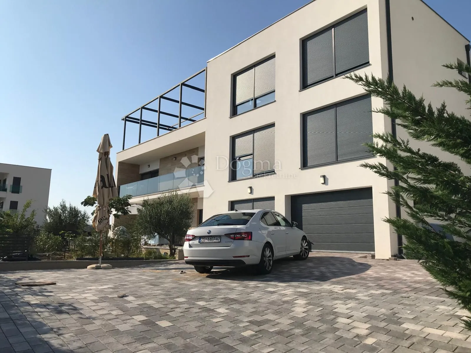rogoznica- villa s predivnim pogledom i top lokacijom - slika 14