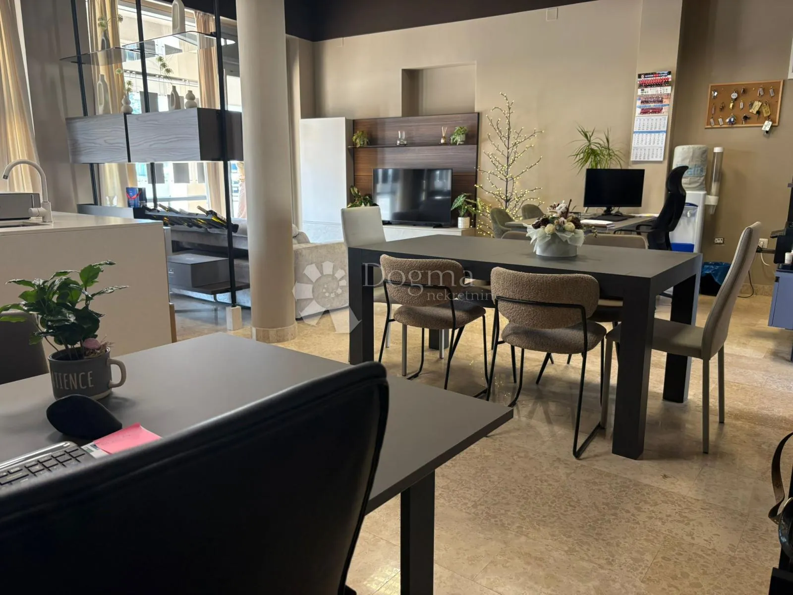 atraktivan poslovni prostor novigrad 129 m² sa vlastitim parkingom i mogućnošću prenamjene u stambeni prostor - slika 11