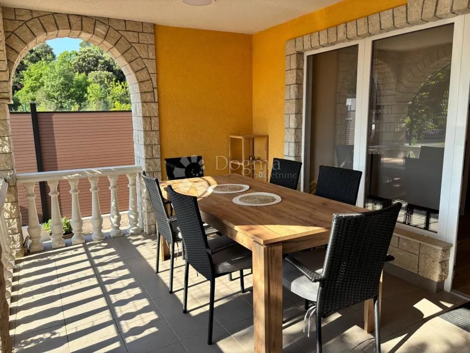 prilika! dvojna kuća s 2 apartmana, 800m od mora! - slika 2
