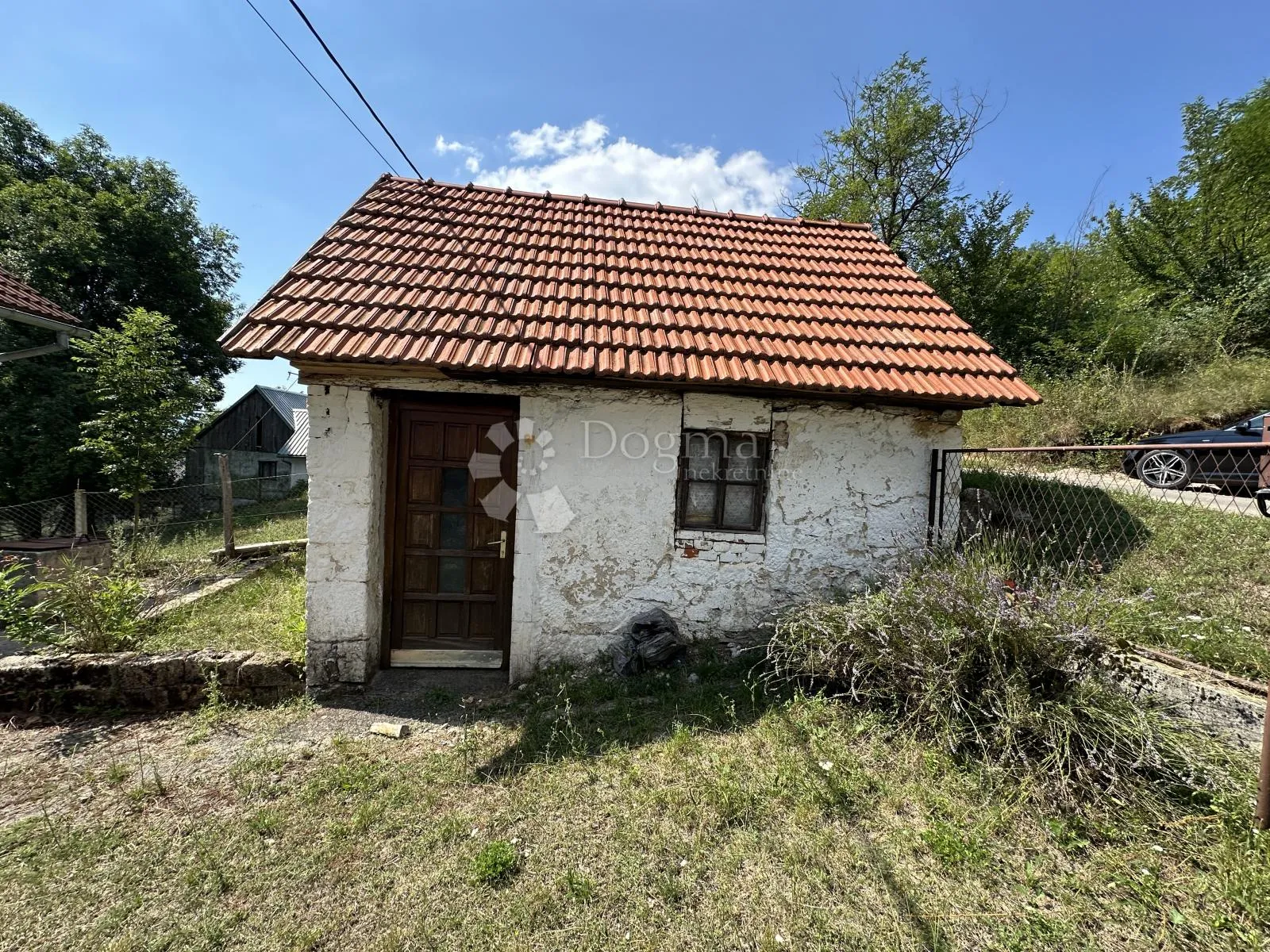 seosko imanje s dva pomoćna objekta i 3800m2 zemljišta - slika 2