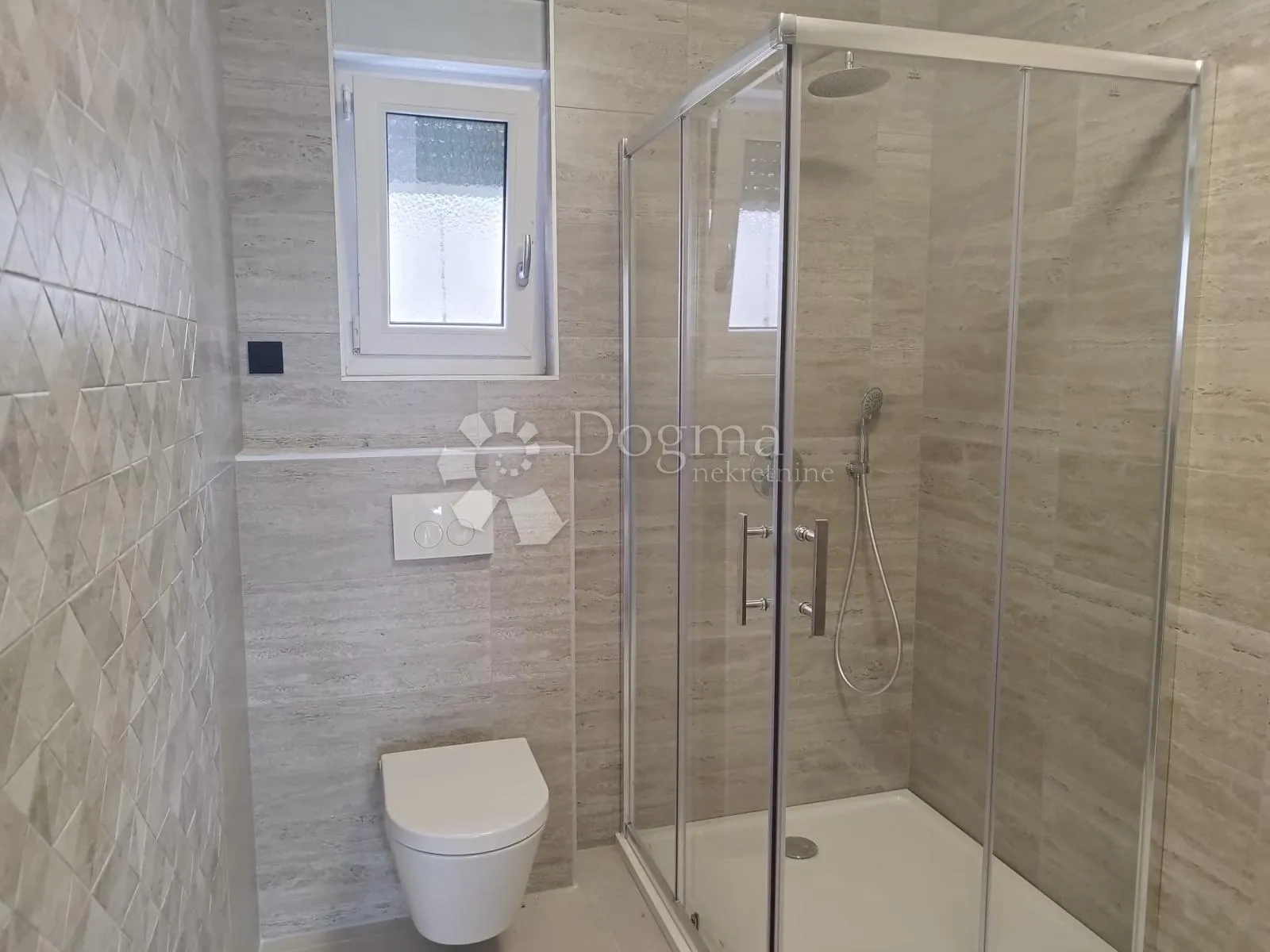 malinska - dva apartmana s okućnicom - slika 21