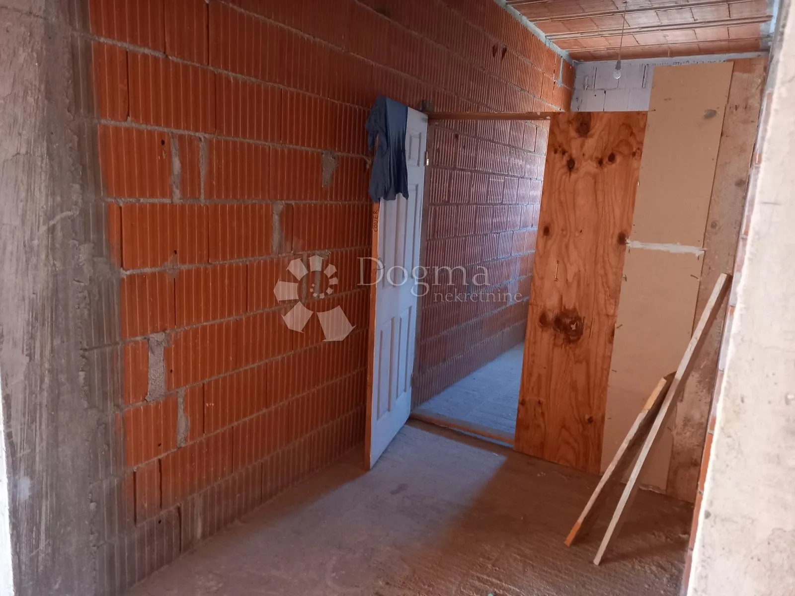 vodice - kuća 800 m2 odlična prilika - slika 24