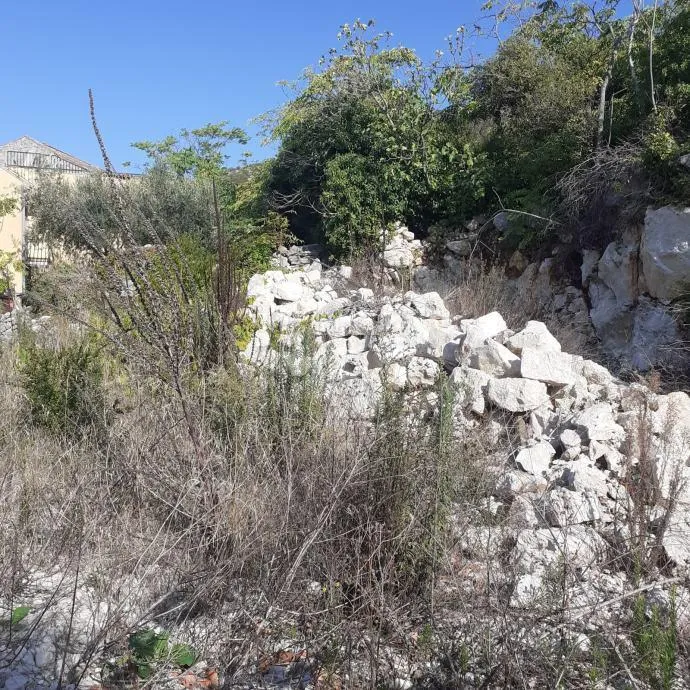 kamena kuća za renovaciju s okućnicom - blizina pelješkog mosta - slika 3
