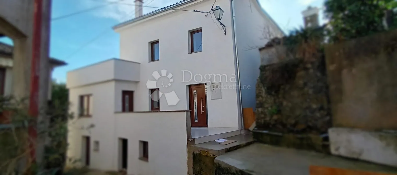 Dvoetažni apartman sa ogromnom terasom - Dobrinj