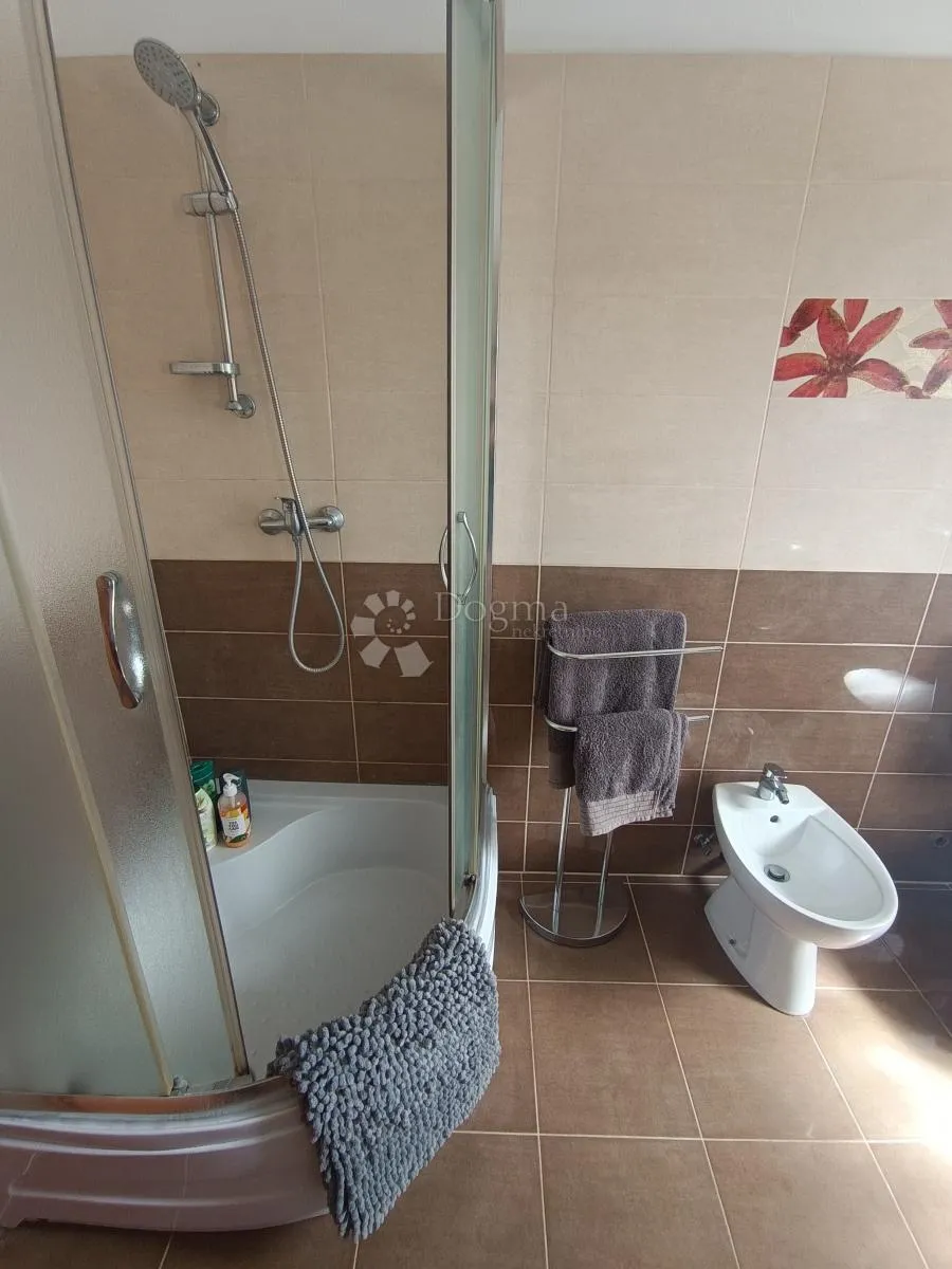 predivna kuća s bazenom - štokovci, svetvinčenat - slika 31