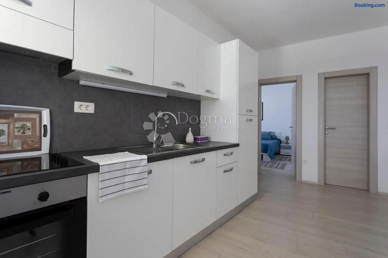 dva apartmana sa bazenom - slika 18