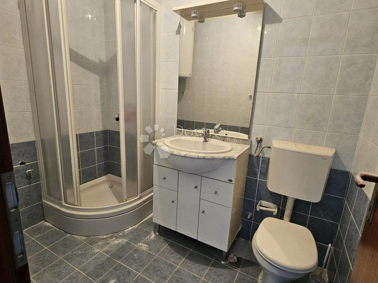 novo u ponudi! apartman njivice! - slika 12