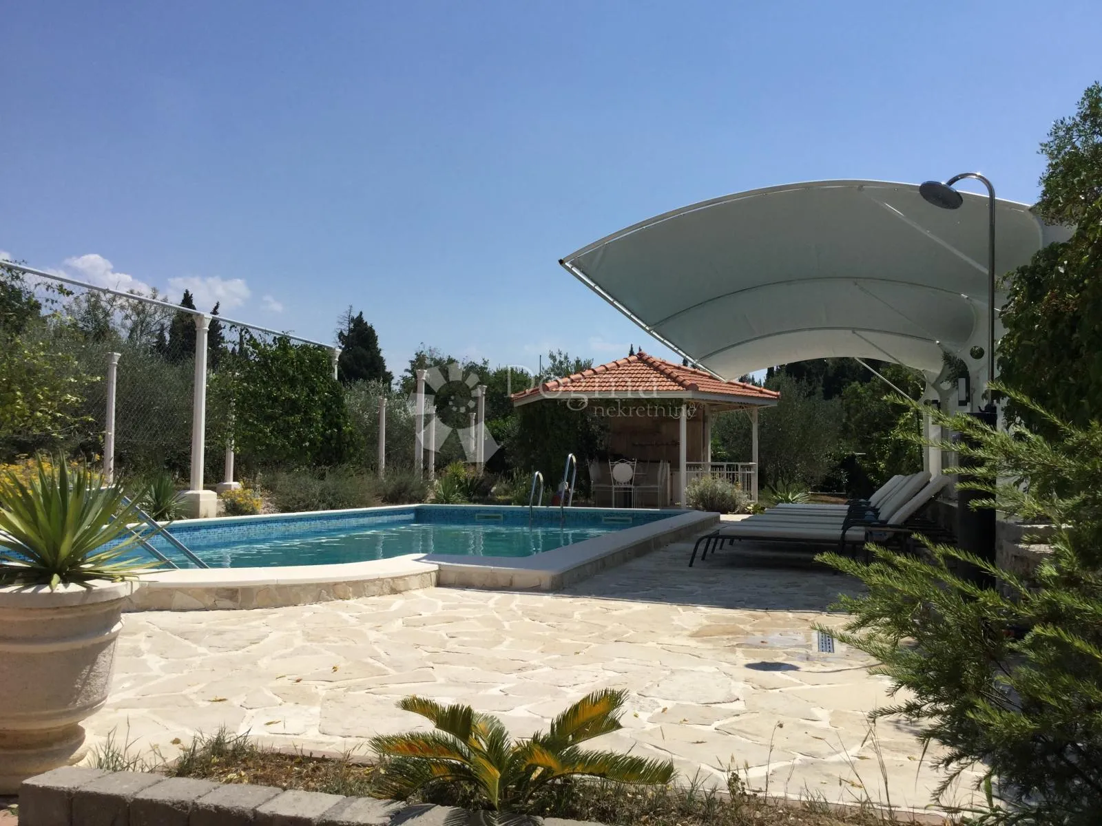 luksuzna vila u idiličnom okruženju - slika 26