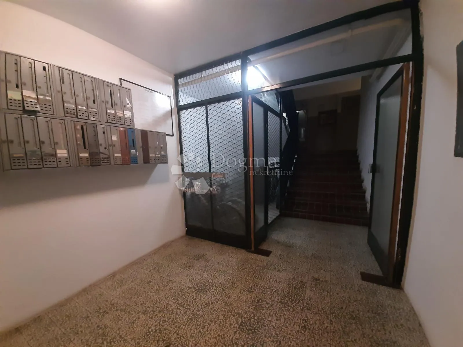 top lokacija prečko – komforan 3-soban stan s lođom 85 m² - slika 15