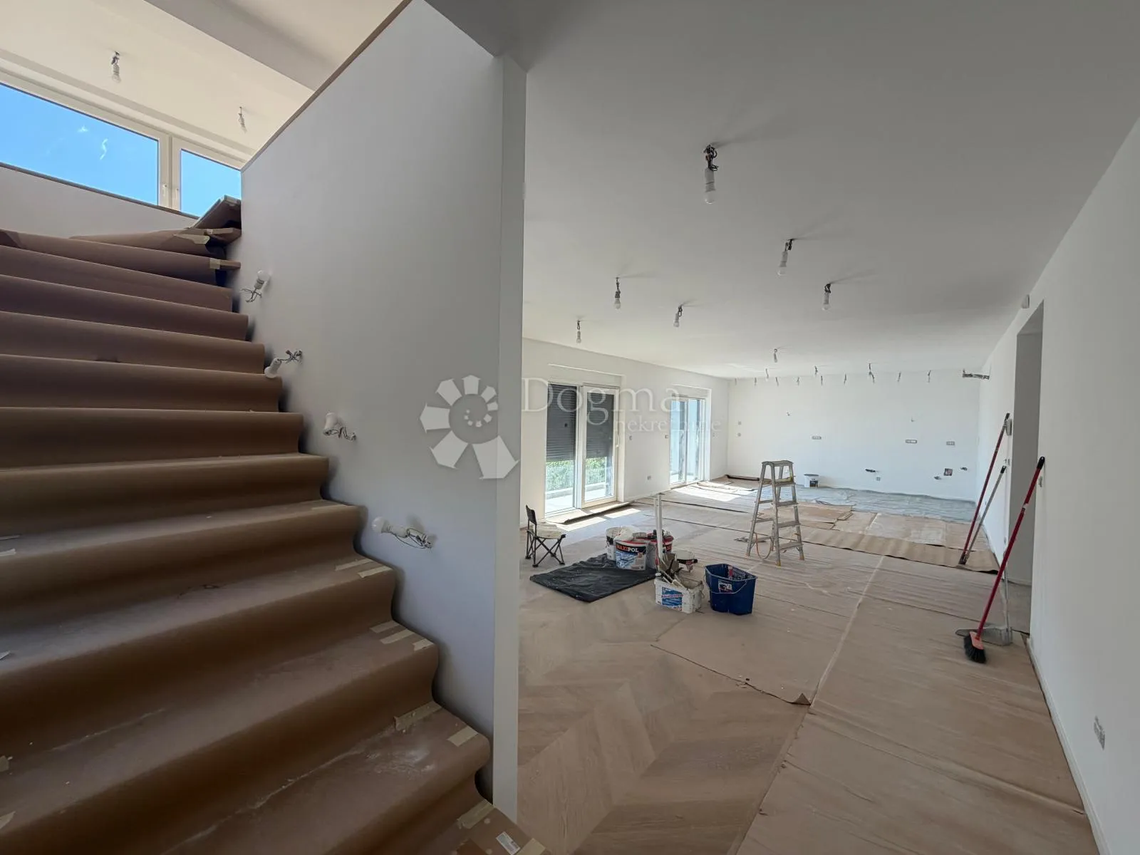 moderan višeetažni stan 220m² s pogledom na more – kostrena - slika 5