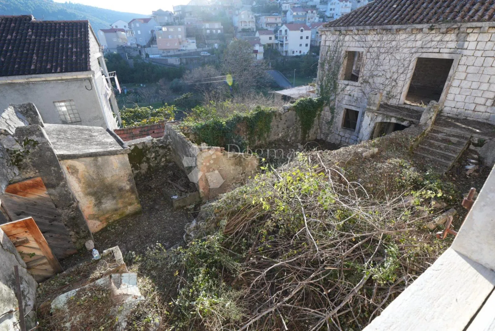 tradicionalne kamene kuće s okućnicom–prilika za investiciju - slika 12
