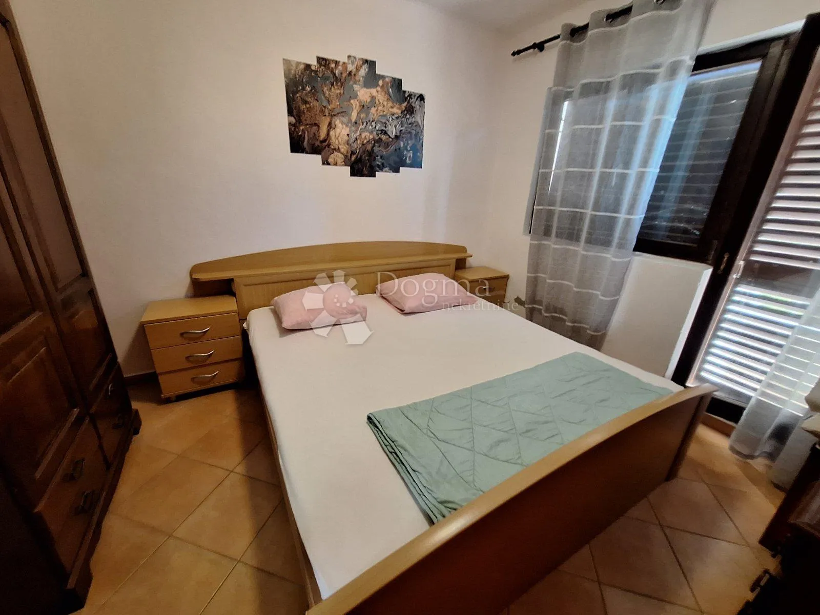 samostojeća kuća sa 3 apartmana - slika 6