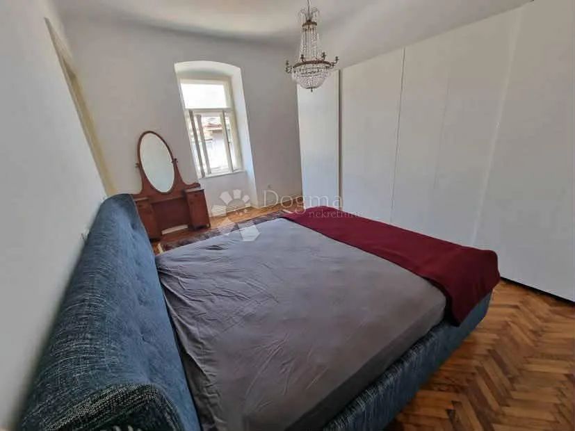 kompletno renoviran stan u samom centru pule – 93 m² s terasom - slika 8