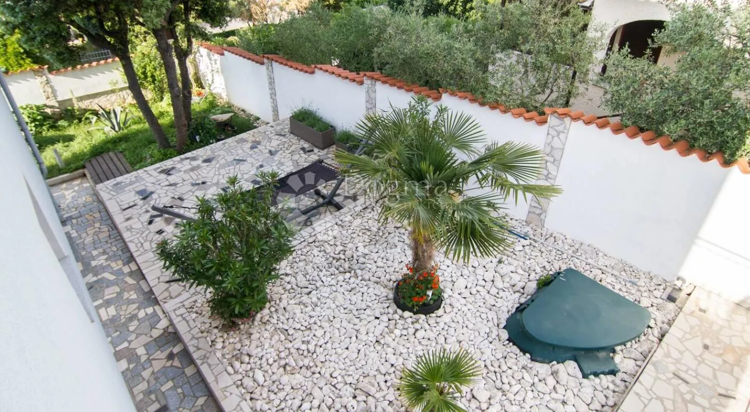 banjole – apartmanska kuća s bazenom, 4 apartmana i solarnom elektranom, 150 m od mora - slika 15